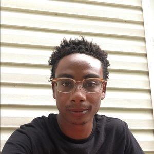 Meet your Posher, Devin